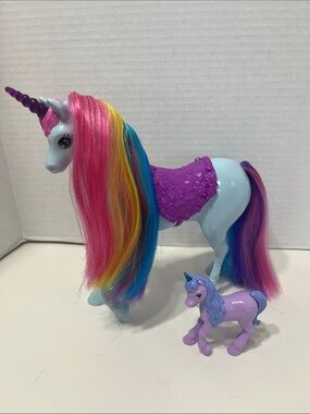 BARBIE Doll Dreamtopia Unicorn Horse with rainbow hair and foal toy